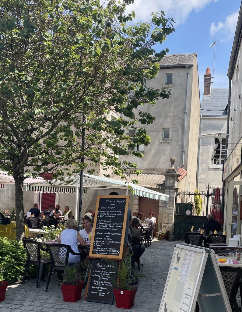 café du commerce lignieres en berry