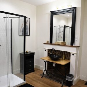 Salle de Bains du gîte des couleurs