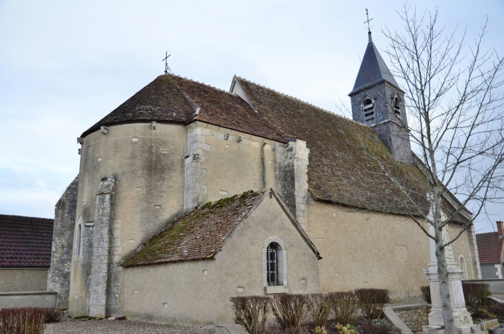 Eglise_Saint-Pierre_de_Chambon_(Cher)_-_vue_d’ensemble